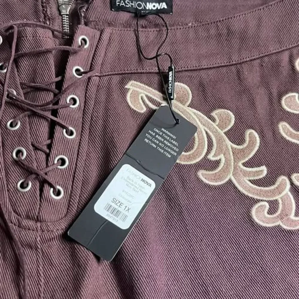Fashion Nova waist 20in